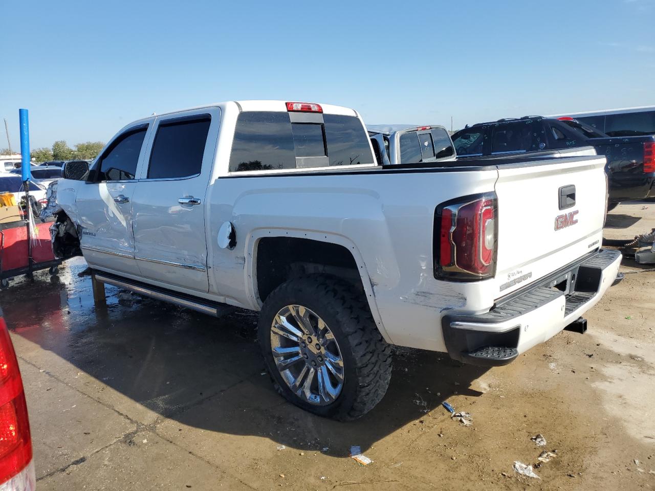 Image 2 of 2018 GMC SIERRA K1500 DENALI 2018 with VIN 3GTU2PEJ8JG314935