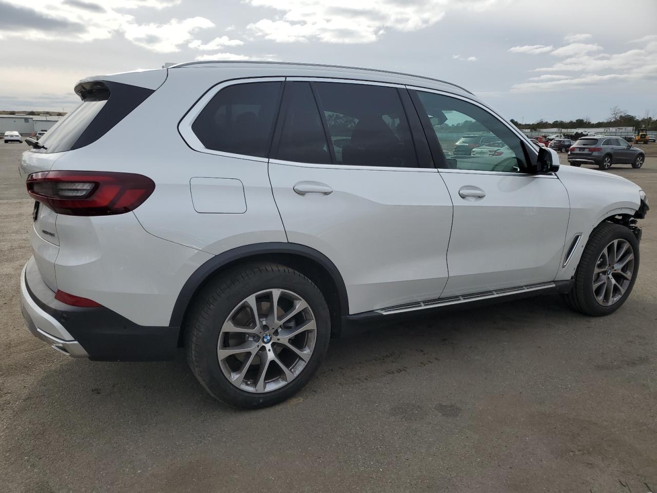 Obraz 3 z 2023 BMW X5 XDRIVE40I 2023 z VIN 5UXCR6C0XP9R27030