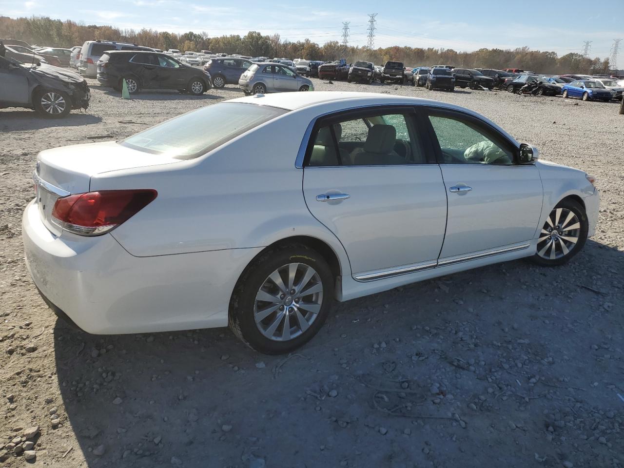 Obraz 3 z 2011 TOYOTA AVALON BASE 2011 z VIN 4T1BK3DB4BU379012