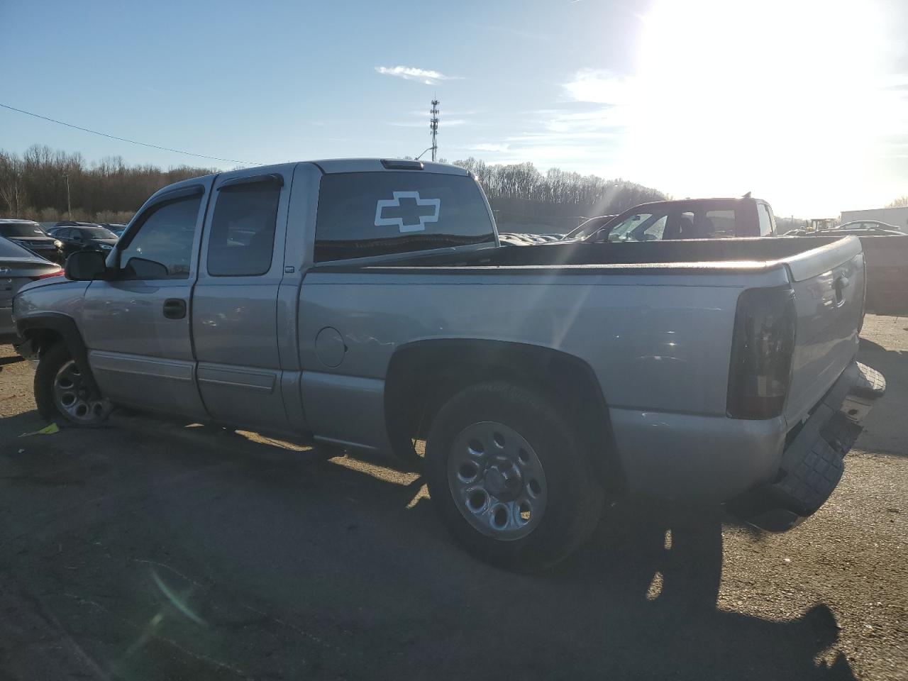 Изображение 2 2005 CHEVROLET SILVERADO C1500 2005 с VIN 1GCEC19X25Z287671