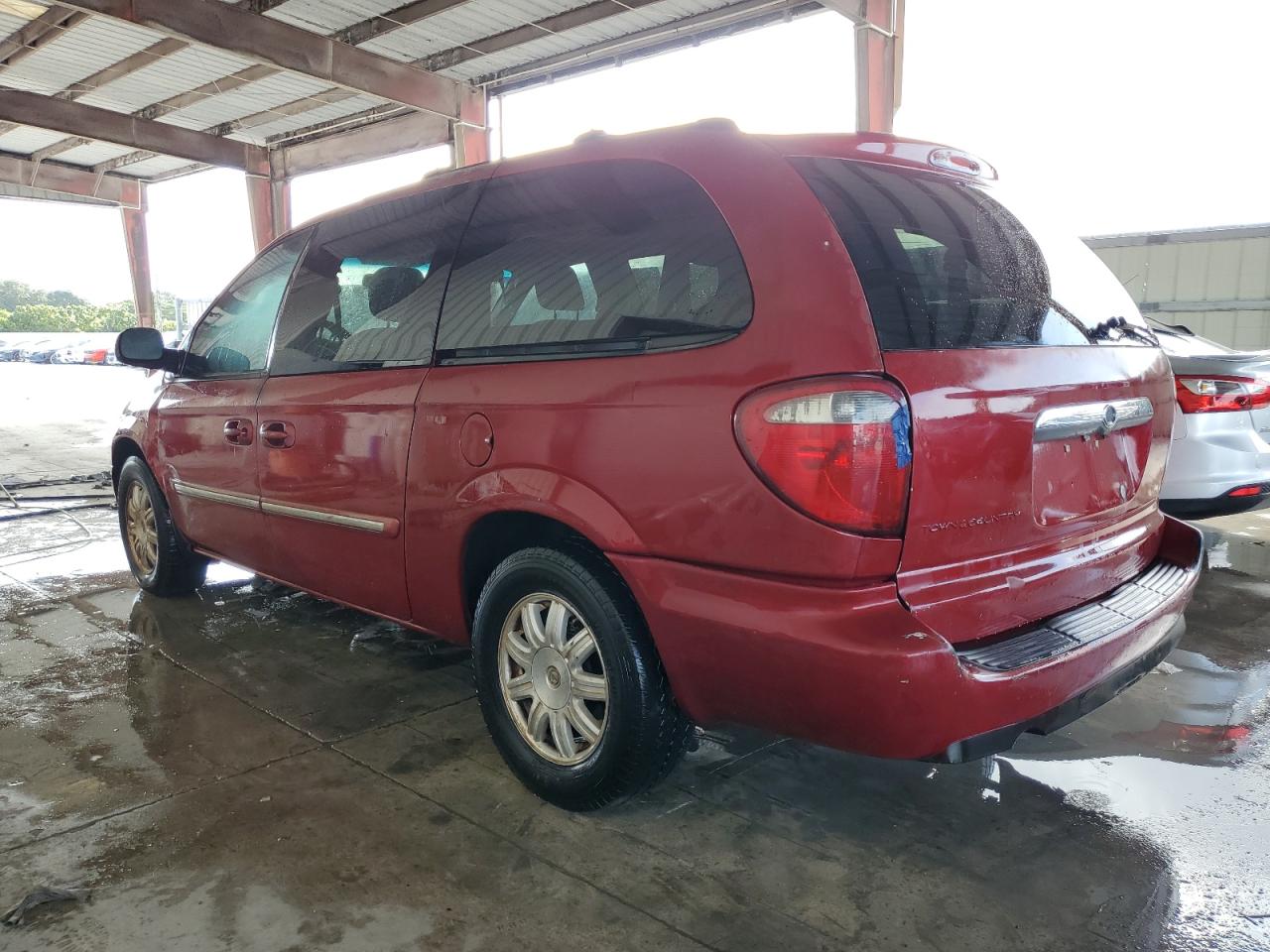 Image 2 of 2005 CHRYSLER TOWN & COUNTRY TOURING 2005 with VIN 2C4GP54L95R488731