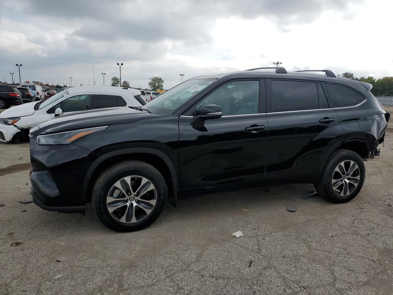 Image 1 of 2023 TOYOTA HIGHLANDER L 2023 with VIN 5TDKDRBH7PS043245