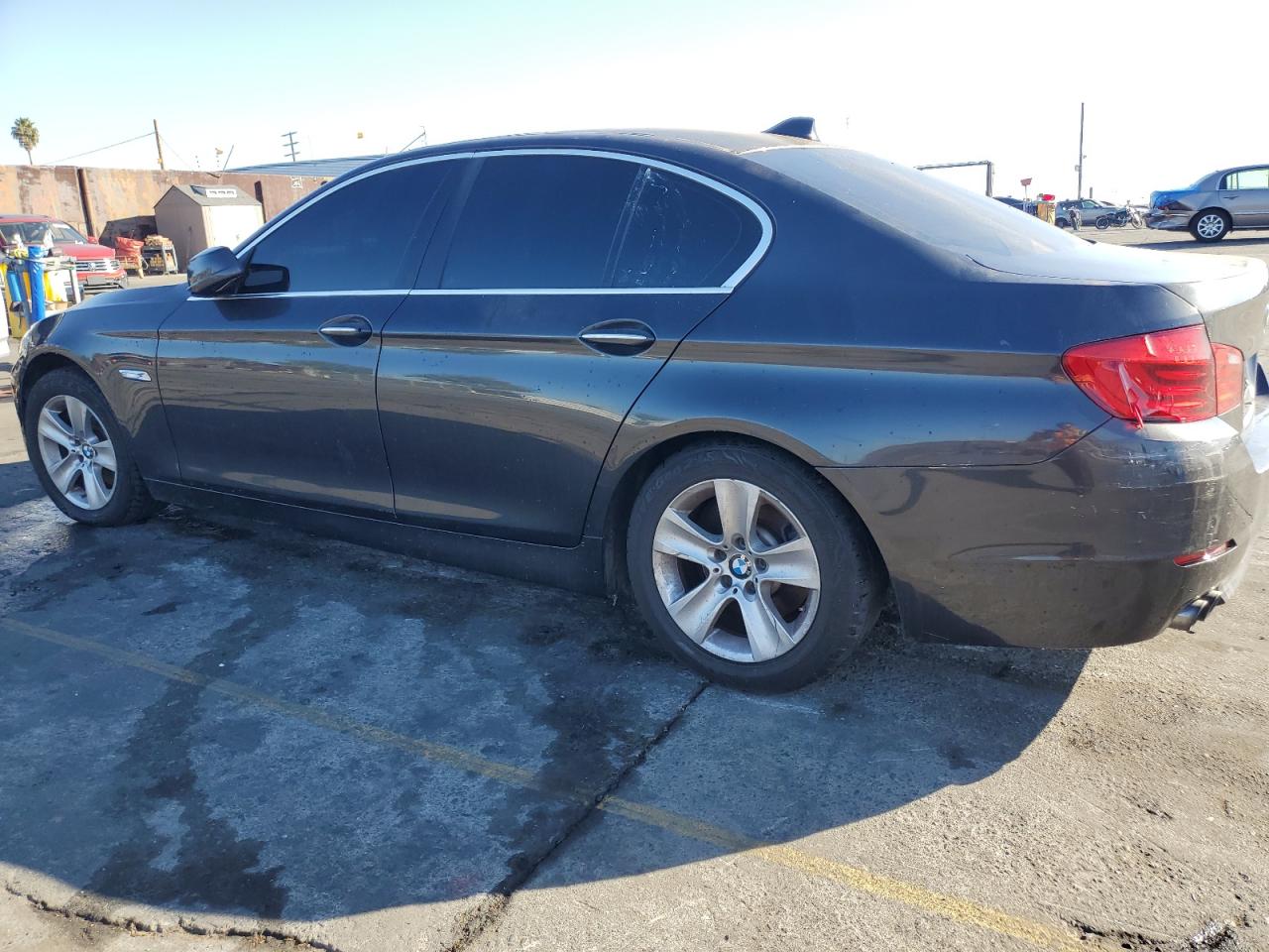 Изображение 2 2013 BMW 528 I 2013 с VIN WBAXG5C56DDY34428