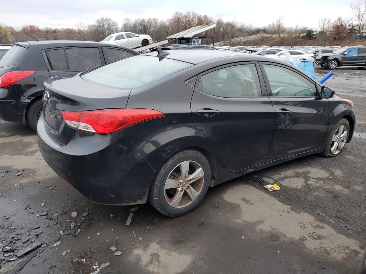 Image 3 of 2013 HYUNDAI ELANTRA GLS 2013 with VIN 5NPDH4AE2DH382536