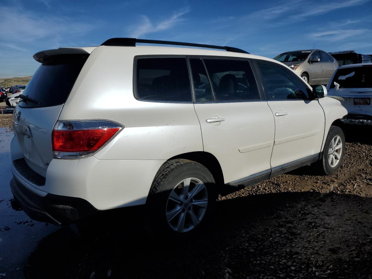 Изображение 3 2013 TOYOTA HIGHLANDER BASE 2013 с VIN 5TDBK3EHXDS207565