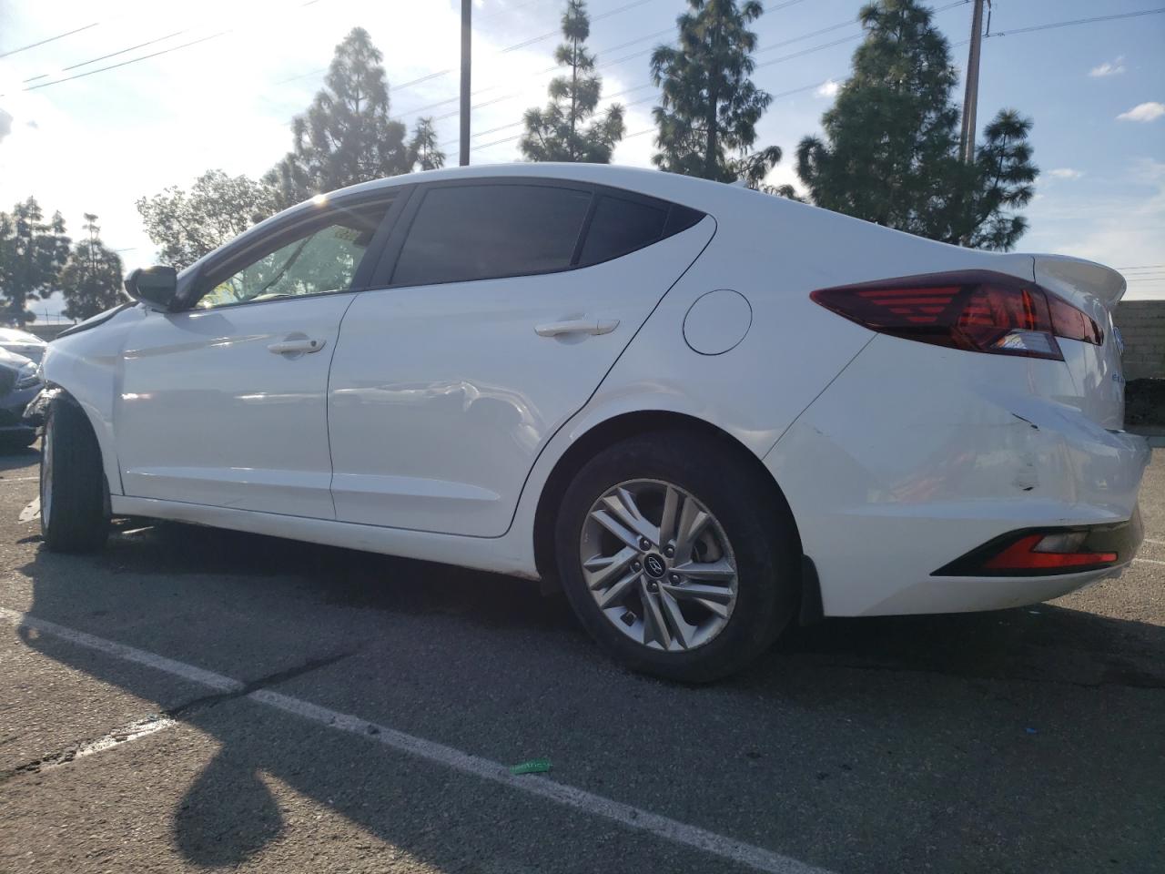 Image 2 of 2020 HYUNDAI ELANTRA SEL 2020 with VIN 5NPD84LF2LH593160