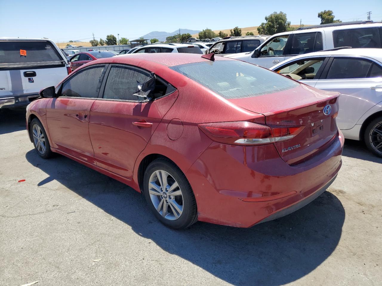 Image 2 of 2017 HYUNDAI ELANTRA SE 2017 with VIN KMHD84LFXHU102584