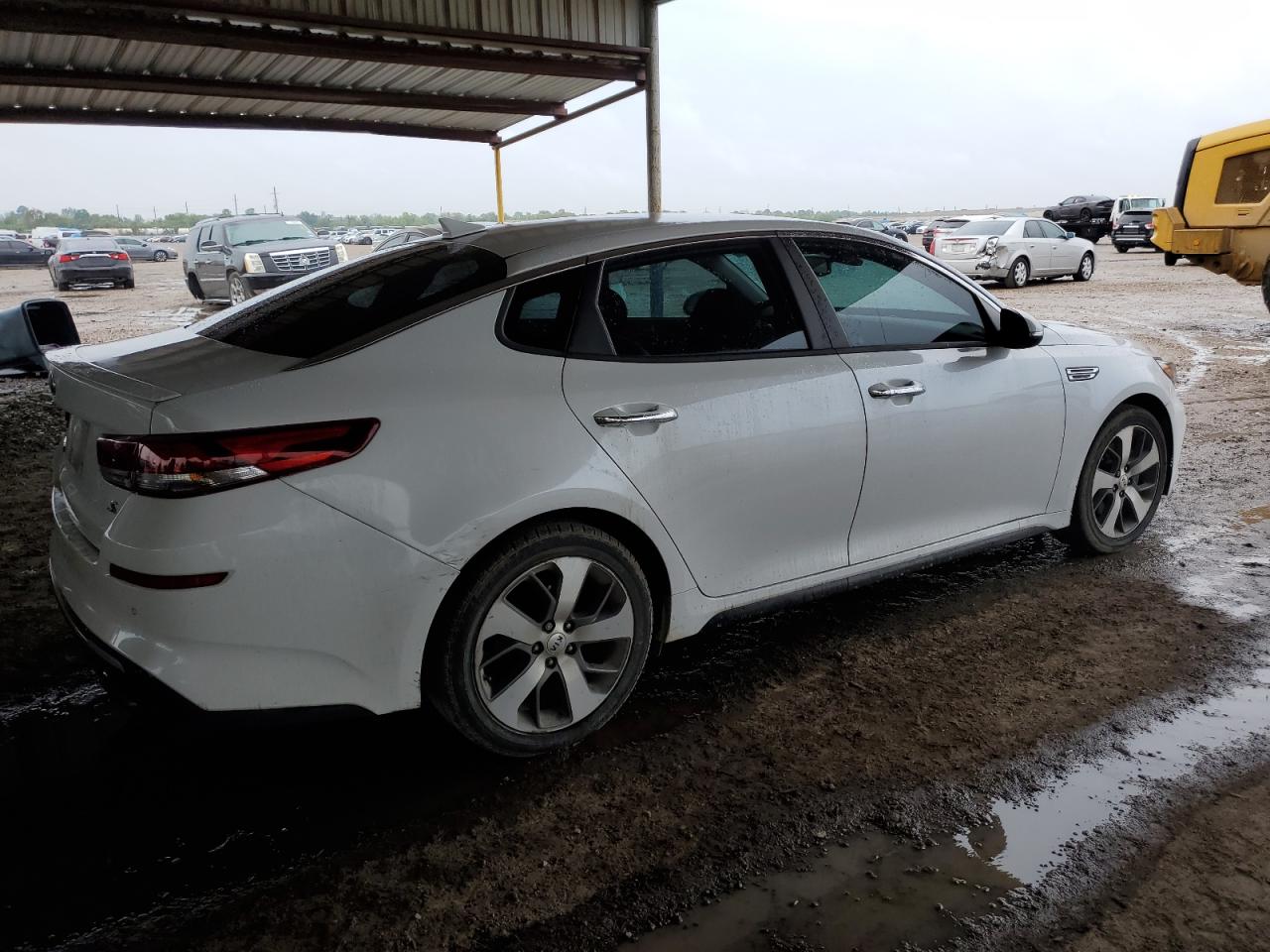 Image 3 of 2019 KIA OPTIMA LX 2019 with VIN 5XXGT4L30KG315093