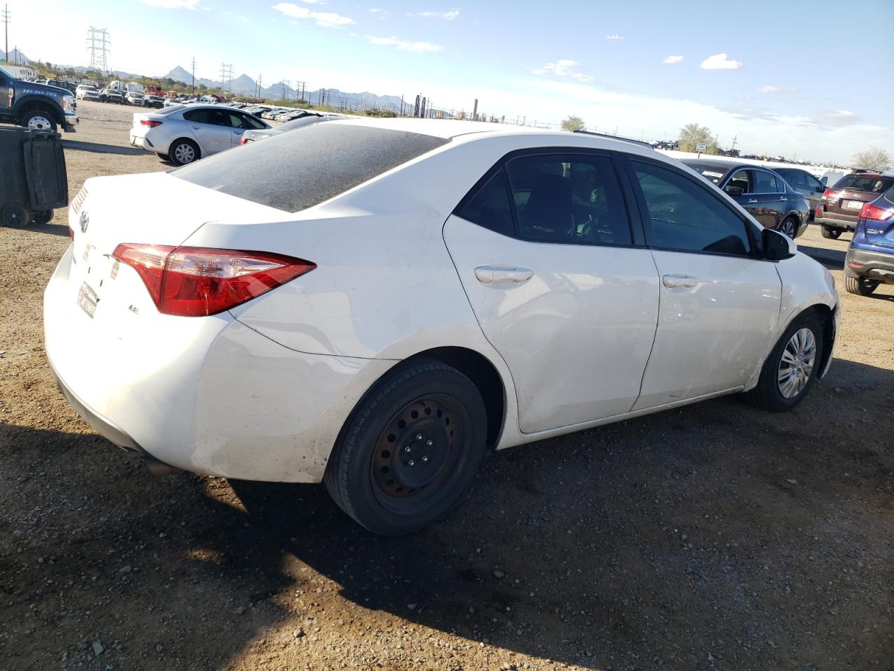 Image 3 of 2019 TOYOTA COROLLA L 2019 with VIN 2T1BURHE1KC246677