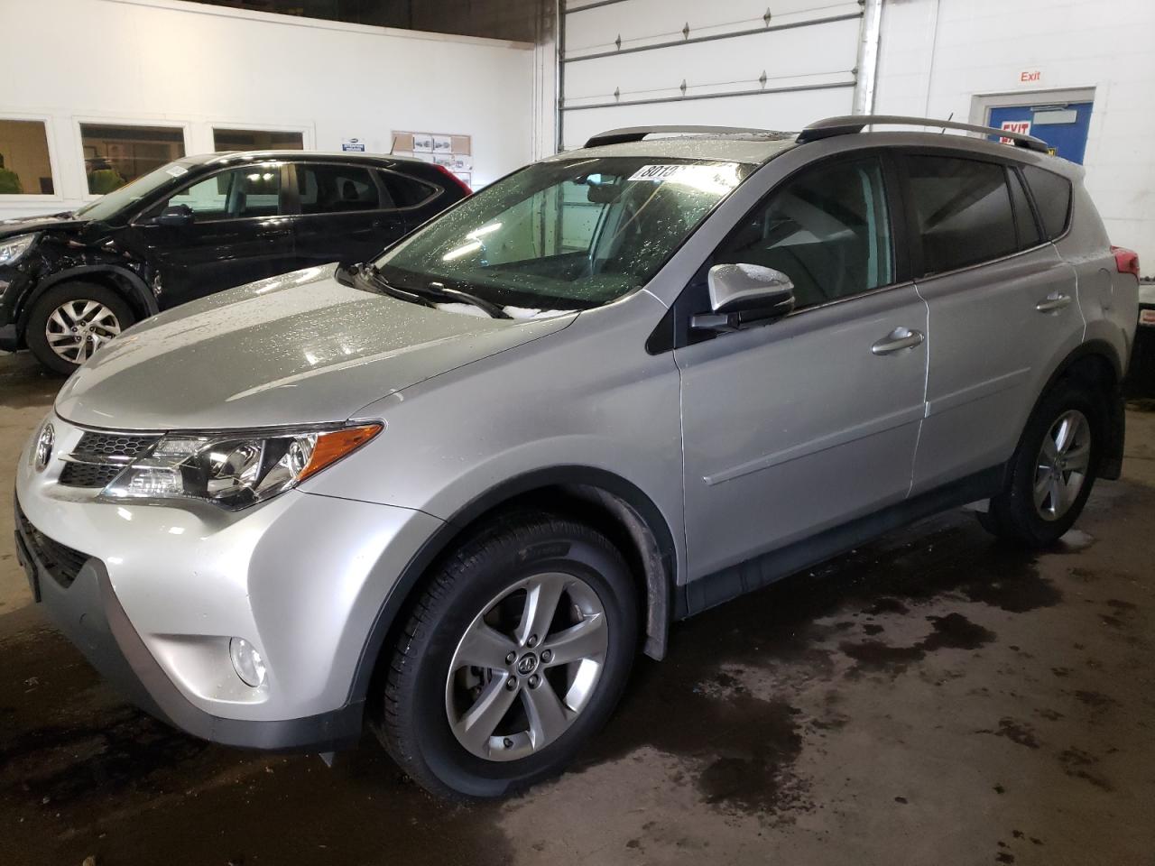 Изображение 1 2015 TOYOTA RAV4 XLE 2015 с VIN 2T3RFREV8FW398786