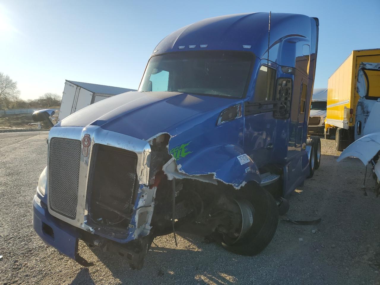 Image 2 of 2017 KENWORTH CONSTRUCTION T680 2017 with VIN 1XKYD49X8HJ146350