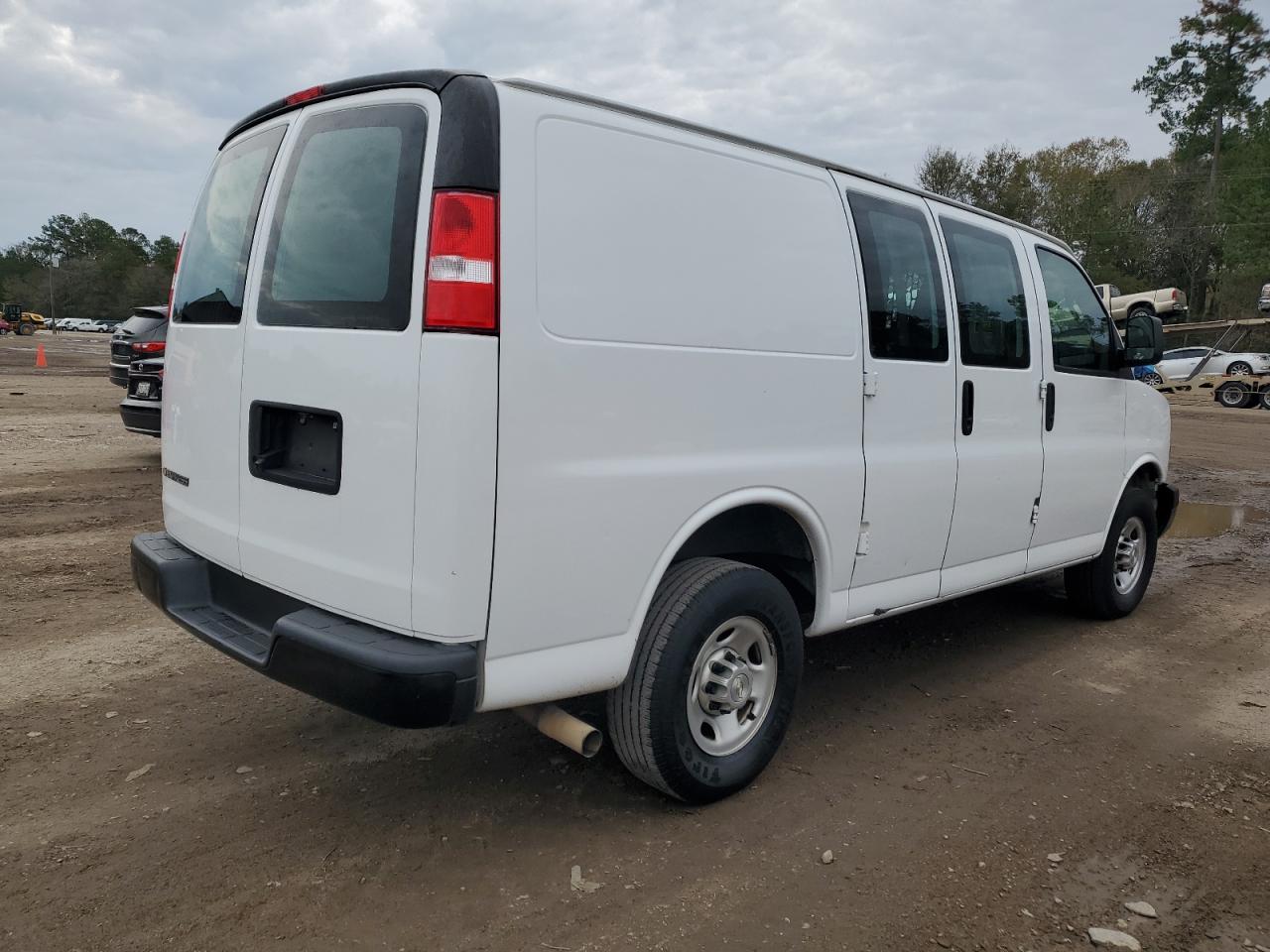 Image 3 of 2021 CHEVROLET EXPRESS G2500  2021 with VIN 1GCWGAF75M1168099