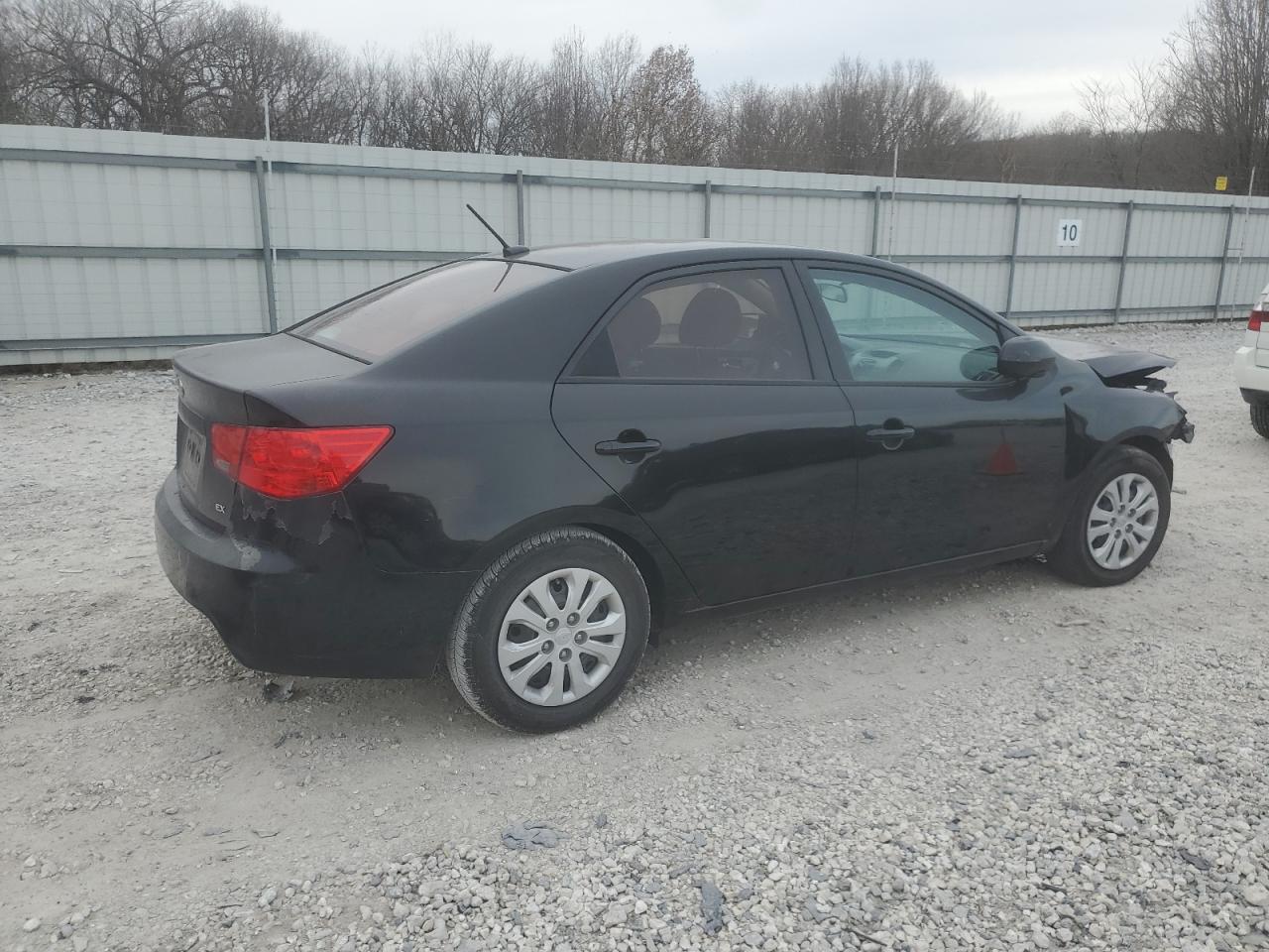 Image 3 of 2013 KIA FORTE EX 2013 with VIN KNAFU4A21D5705563