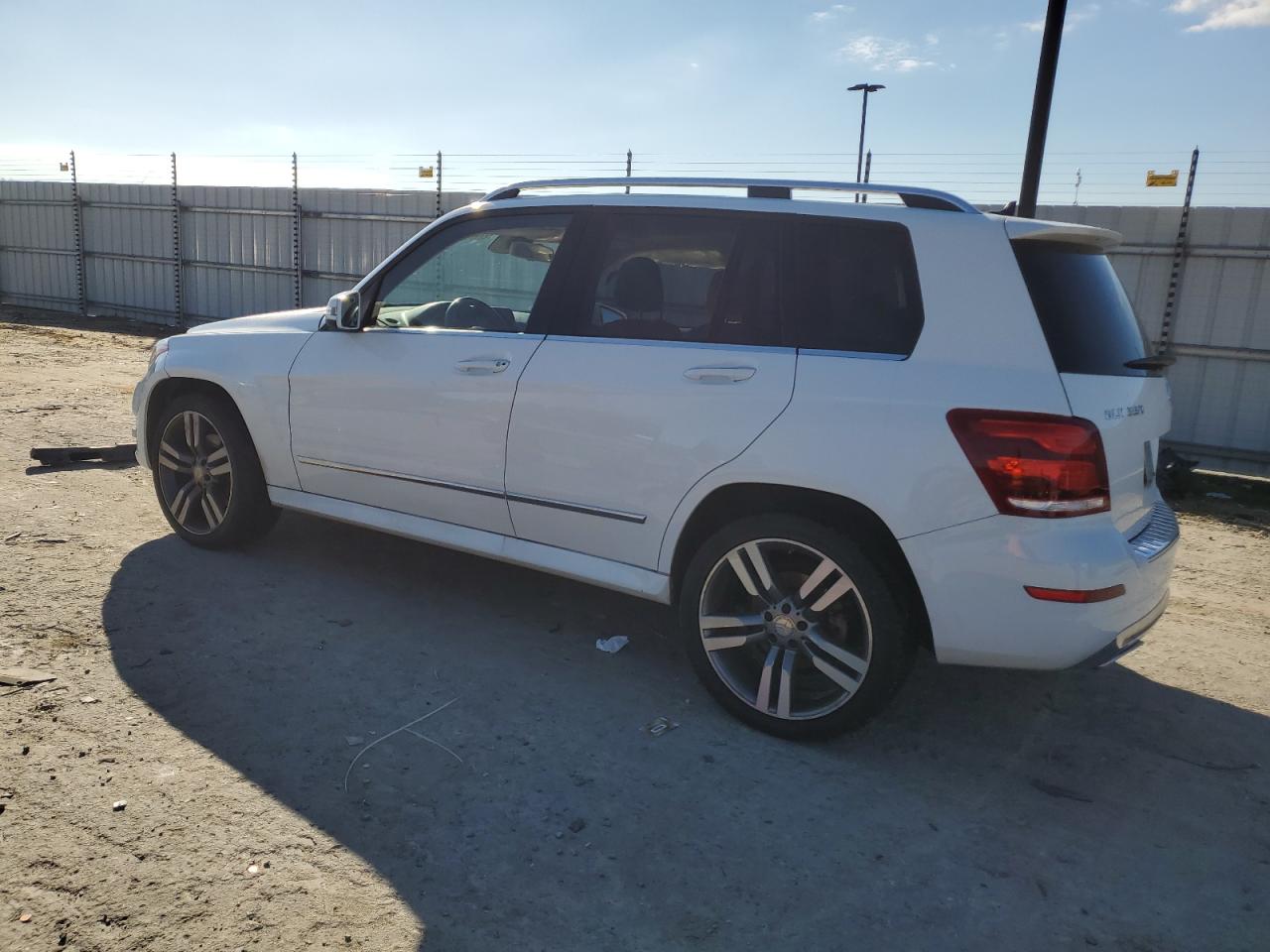 Изображение 2 2015 MERCEDES-BENZ GLK 350 4MATIC 2015 с VIN WDCGG8JB7FG396088