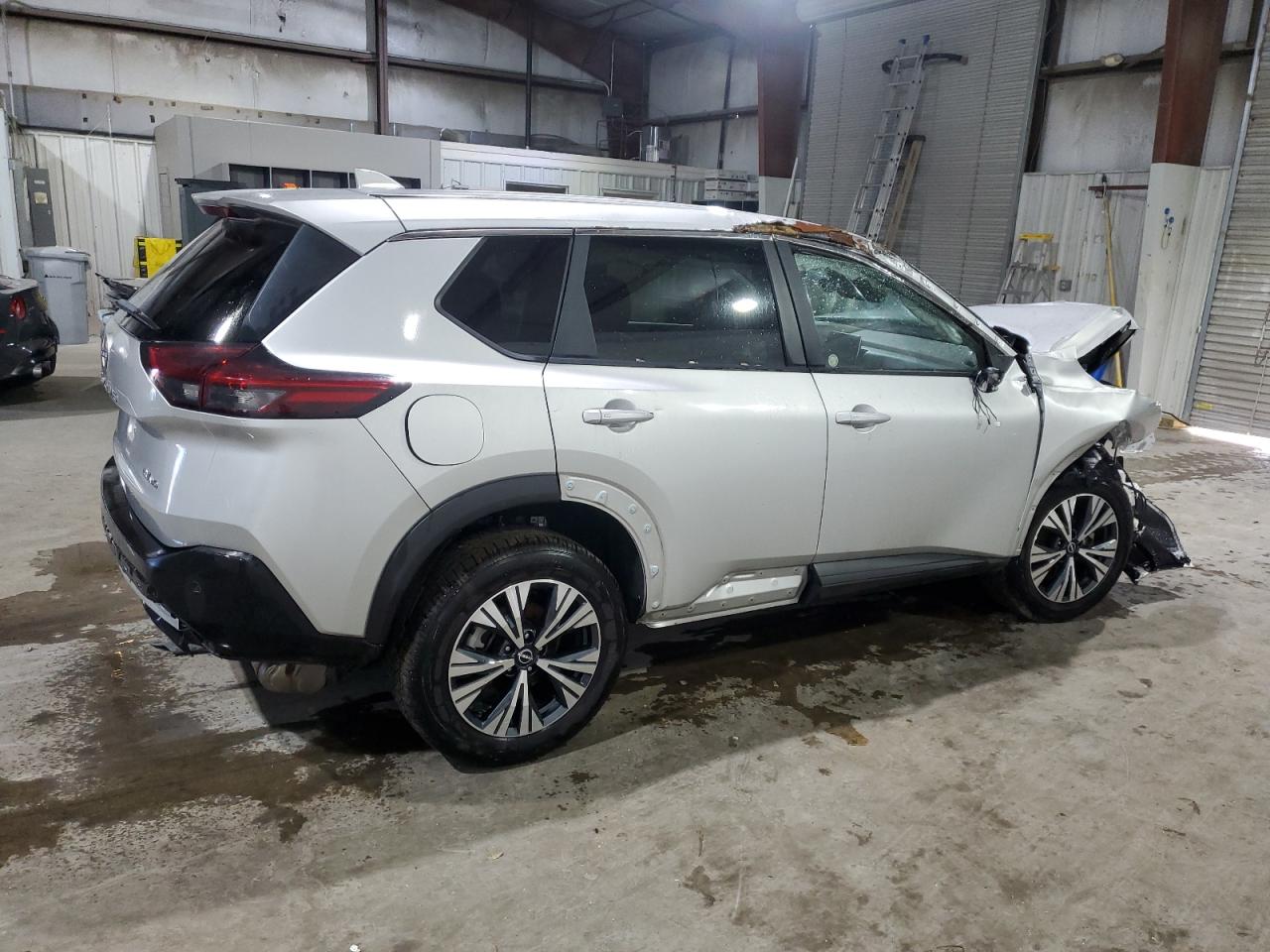 Image 3 of 2022 NISSAN ROGUE SV 2022 with VIN 5N1BT3BB7NC693036