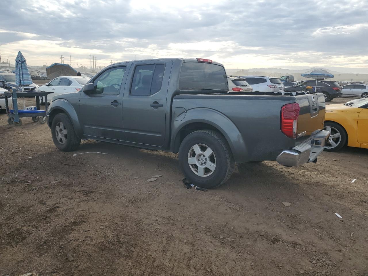 Obraz 2 z 2005 NISSAN FRONTIER CREW CAB LE 2005 z VIN 1N6AD07UX5C464773
