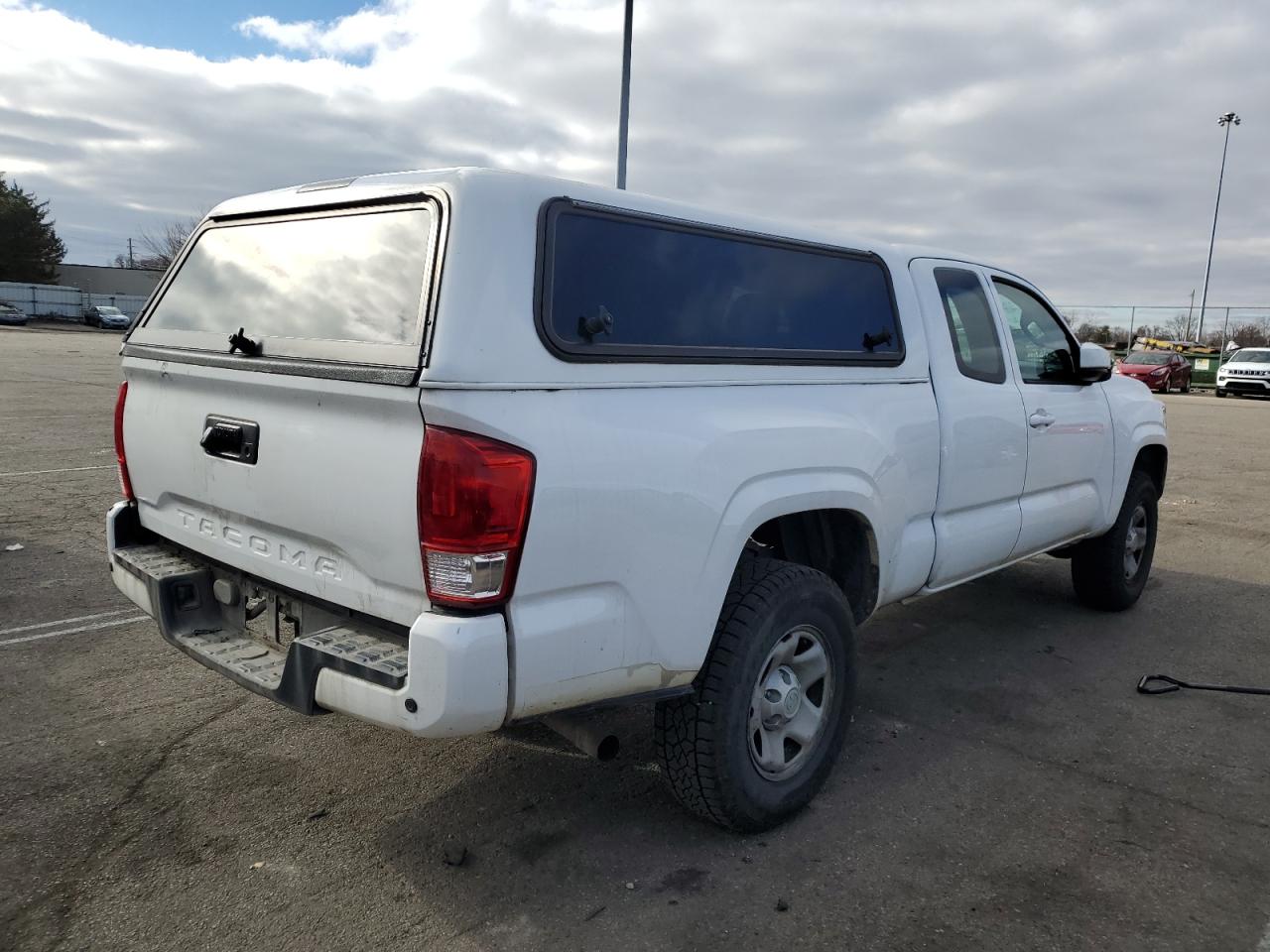 Изображение 3 2017 TOYOTA TACOMA ACCESS CAB 2017 с VIN 5TFRX5GN2HX085170