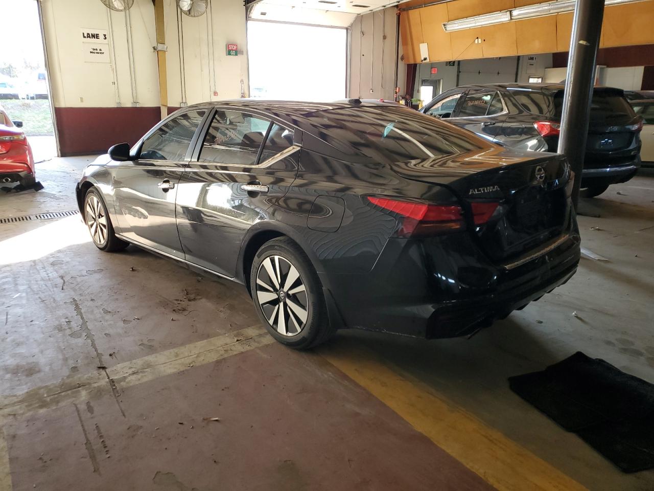 Изображение 2 2021 NISSAN ALTIMA SV 2021 с VIN 1N4BL4DV0MN303825