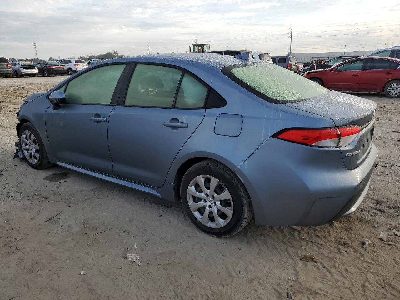 Изображение 2 2021 TOYOTA COROLLA LE 2021 с VIN JTDEPMAE3MJ184823