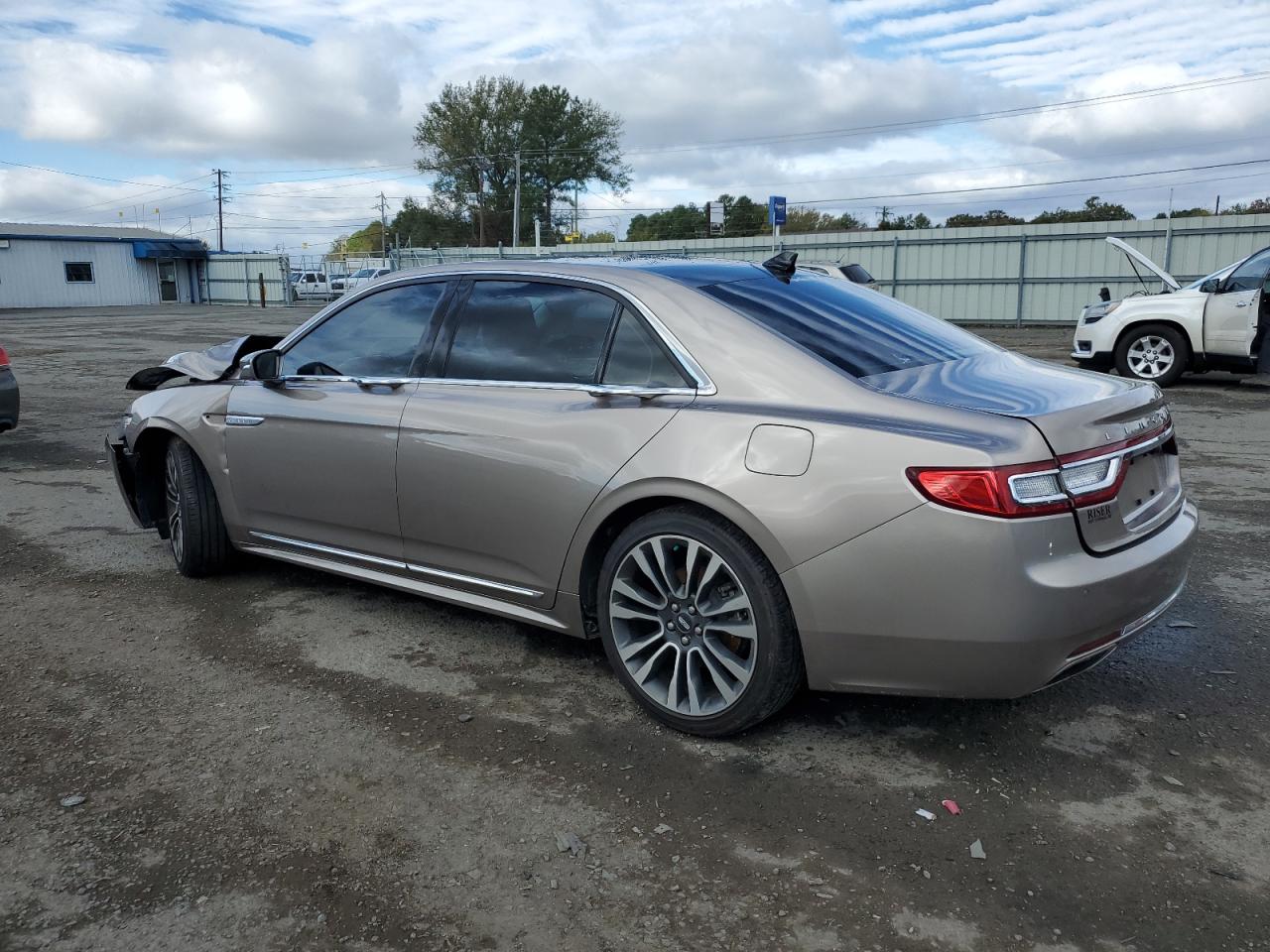 Image 2 of 2019 LINCOLN CONTINENTAL SELECT 2019 with VIN 1LN6L9SK8K5609407