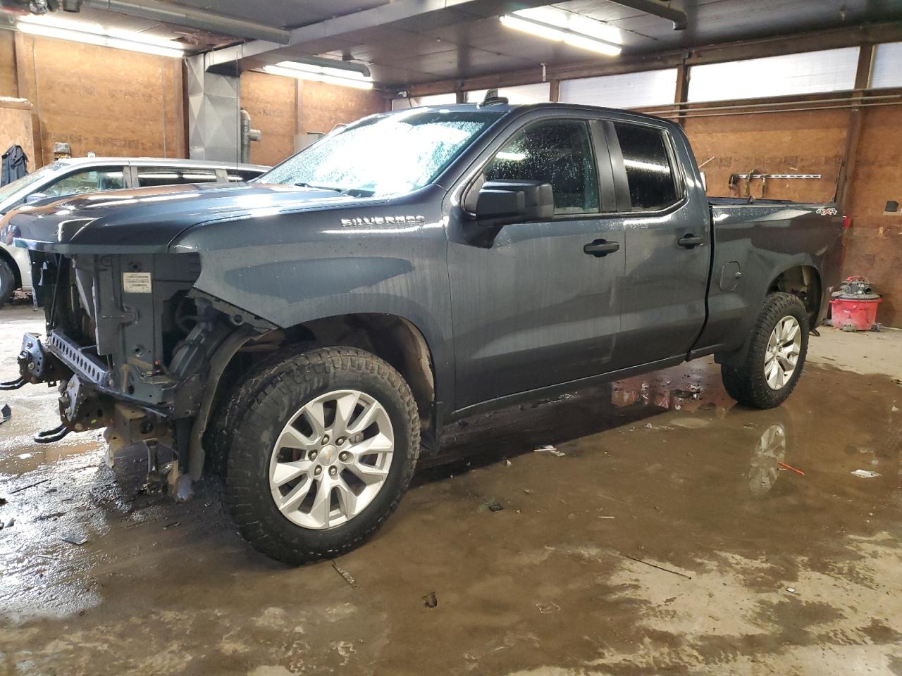 Изображение 1 2020 CHEVROLET SILVERADO K1500 CUSTOM 2020 с VIN 1GCRYBEF8LZ374591