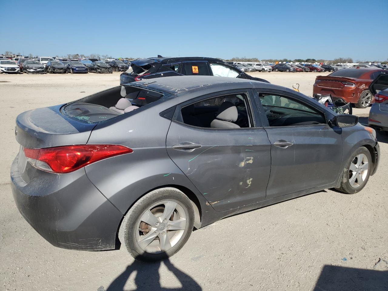 Image 3 of 2013 HYUNDAI ELANTRA GLS 2013 with VIN 5NPDH4AEXDH204258