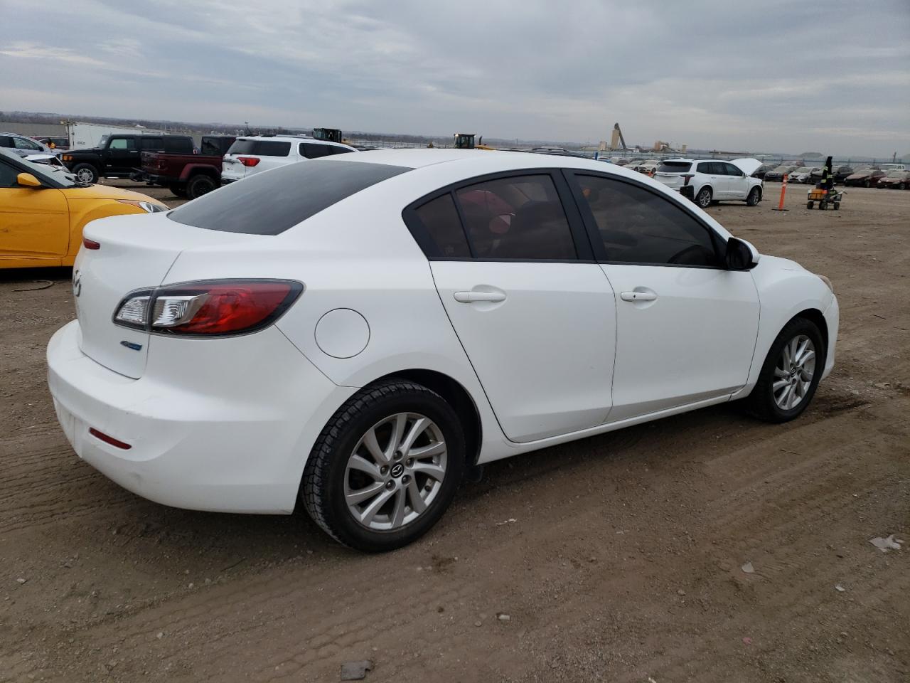 Image 3 of 2013 MAZDA 3 I 2013 with VIN JM1BL1W78D1729387