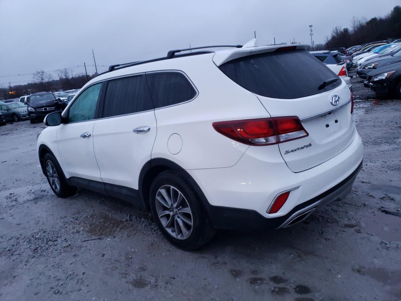 Image 2 of 2018 HYUNDAI SANTA FE SE 2018 with VIN KM8SNDHF7JU287188