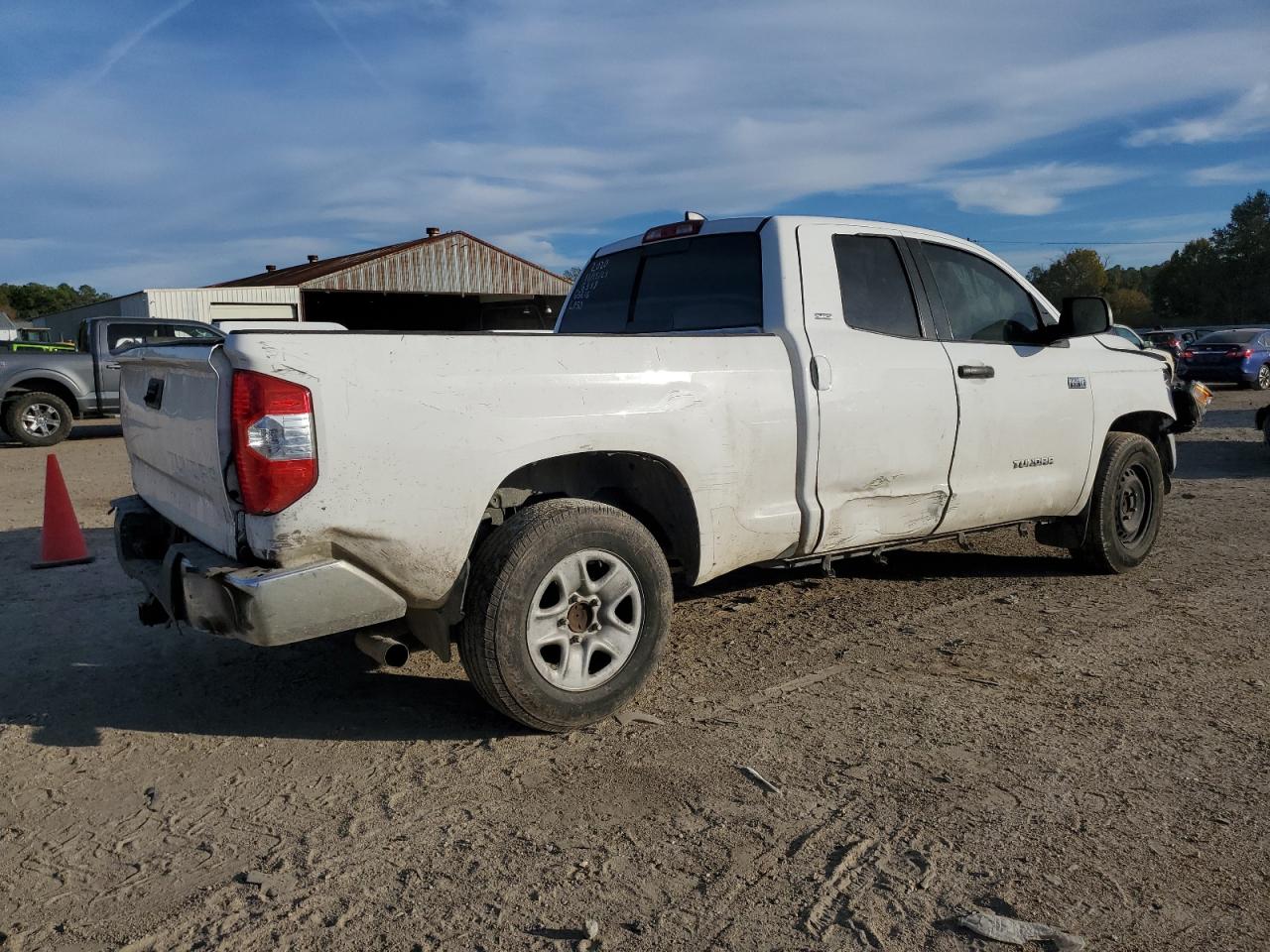 Image 3 of 2020 TOYOTA TUNDRA DOUBLE CAB SR/SR5 2020 with VIN 5TFRY5F18LX265516