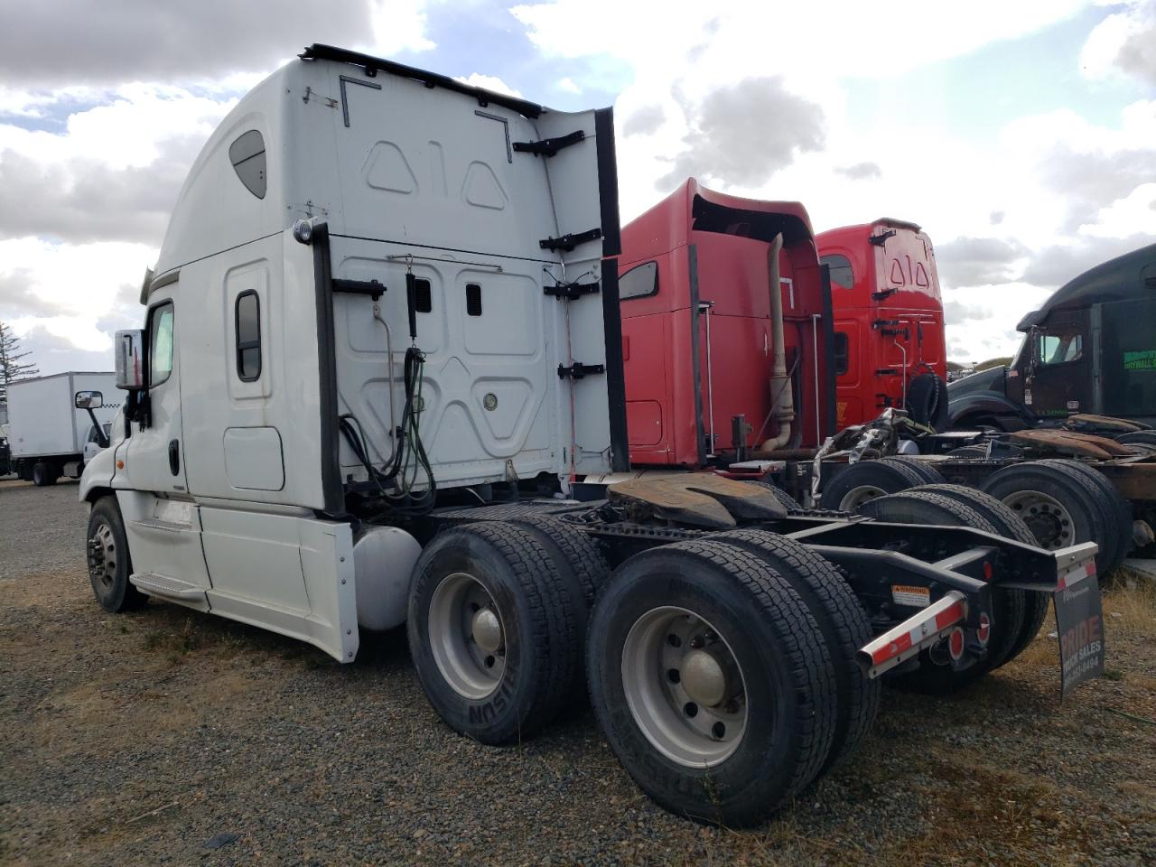 Изображение 3 2017 FREIGHTLINER CASCADIA 125  2017 с VIN 3AKJGLDR9HSHG7457