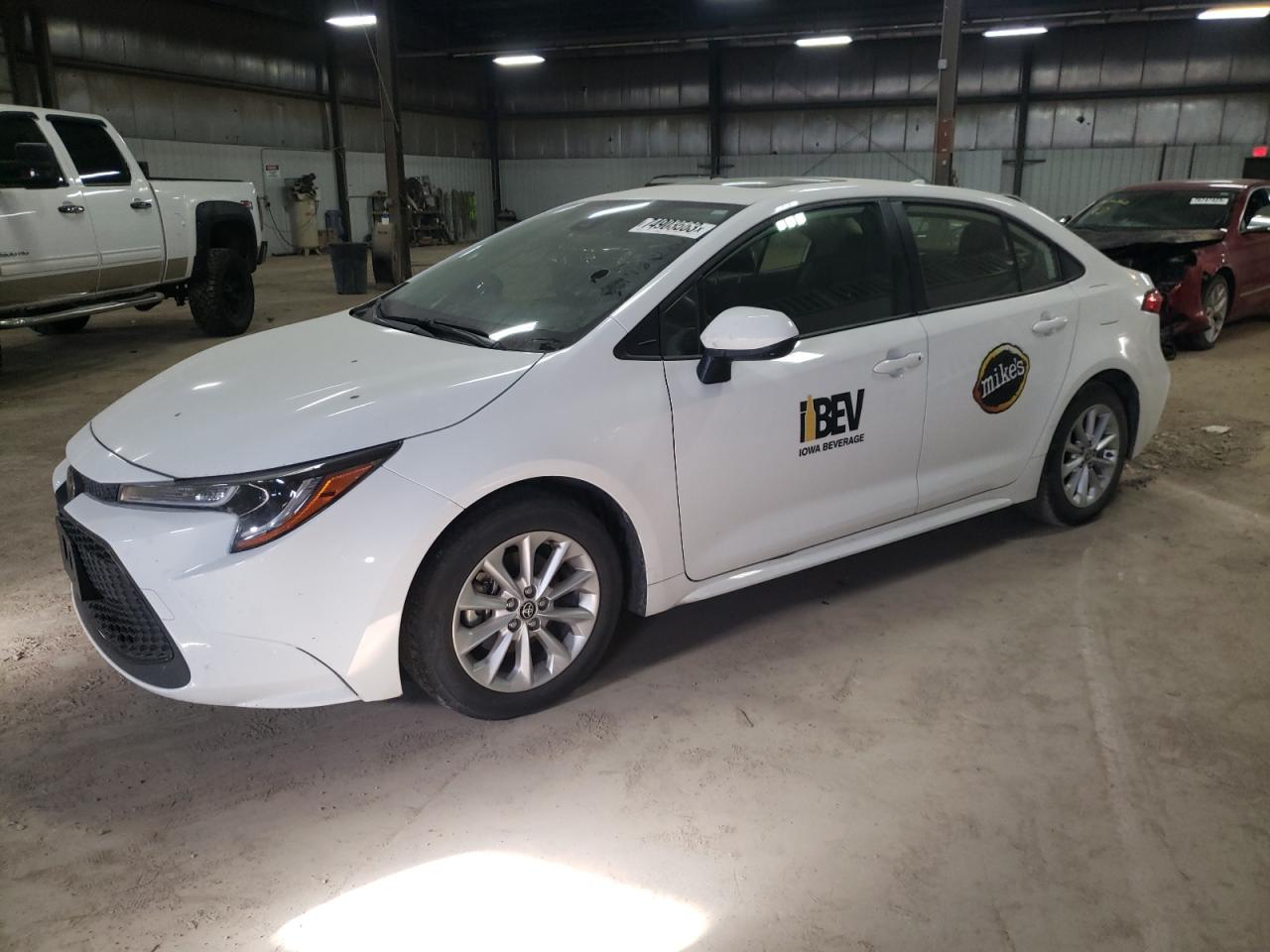 Image 1 of 2022 TOYOTA COROLLA LE 2022 with VIN JTDHPMAE1N3019615