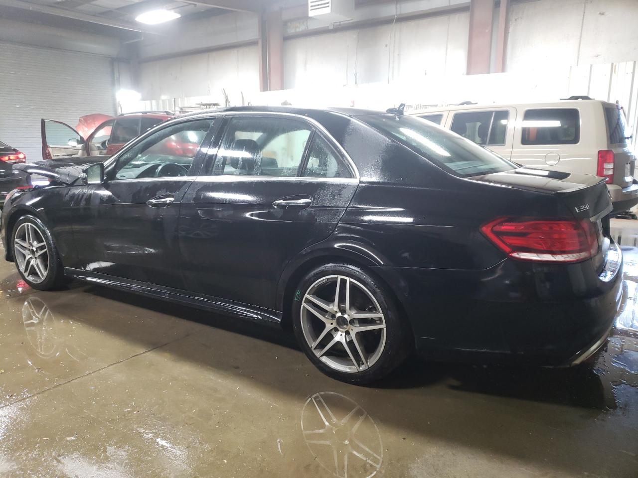 Изображение 2 2015 MERCEDES-BENZ E 350 4MATIC 2015 с VIN WDDHF8JB8FB091926