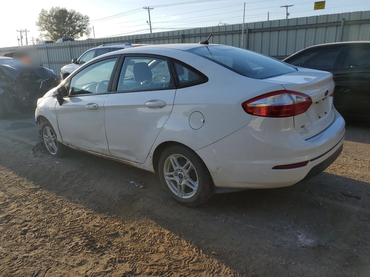 Image 2 of 2019 FORD FIESTA SE 2019 with VIN 3FADP4BJ3KM108046