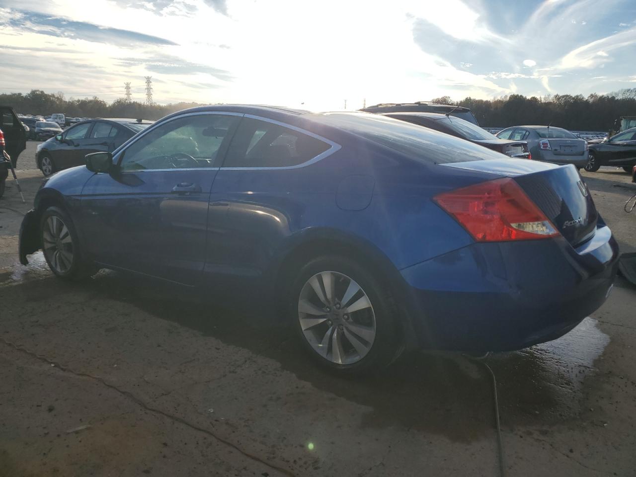 Изображение 2 2011 HONDA ACCORD EX 2011 с VIN 1HGCS1B72BA015959