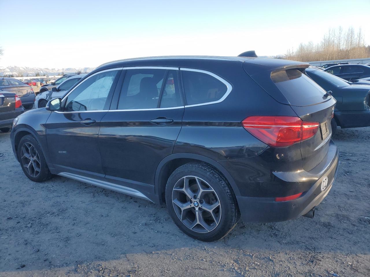 Obraz 2 z 2016 BMW X1 XDRIVE28I 2016 z VIN WBXHT3C37G5F63650