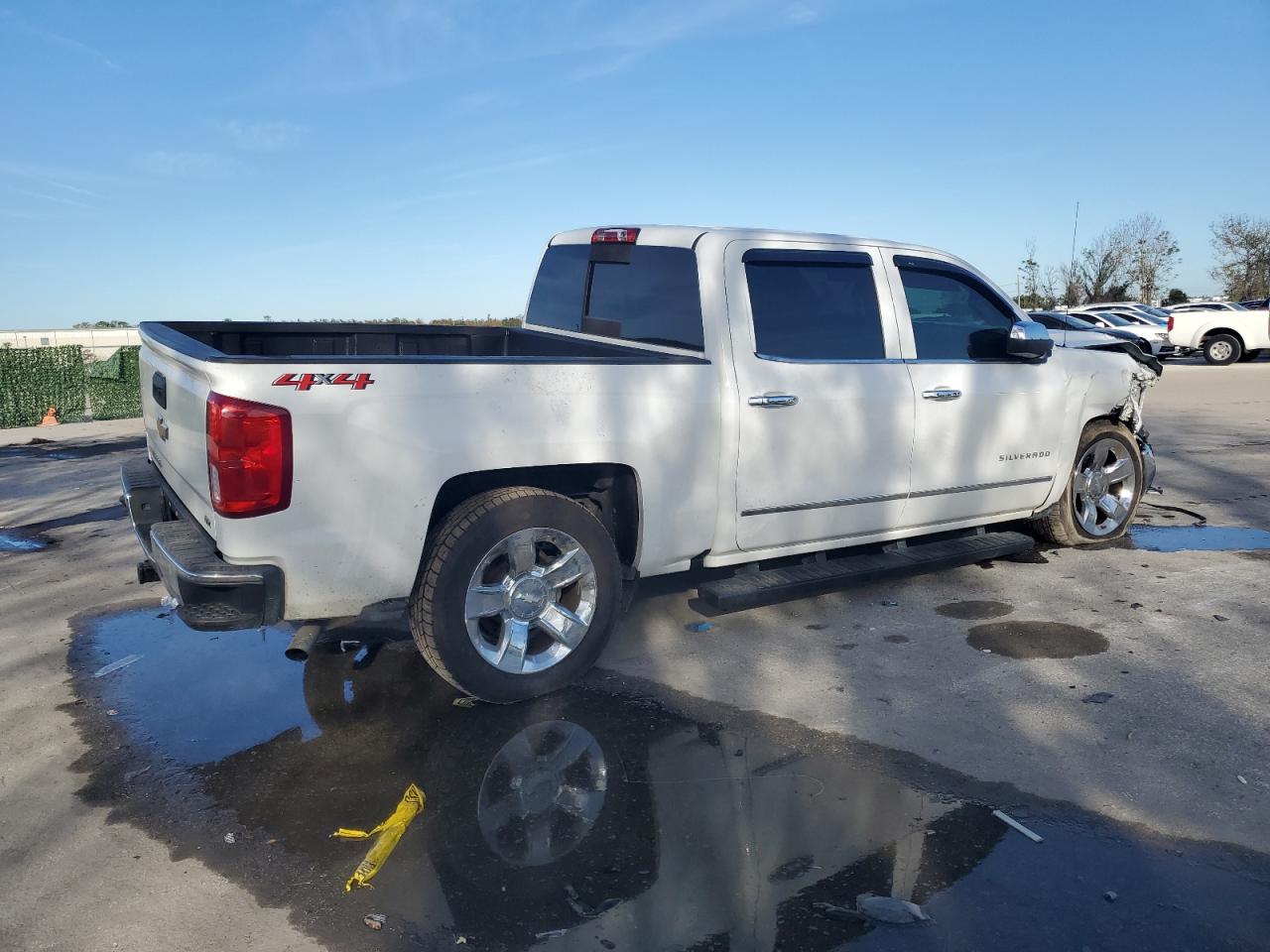Изображение 3 2018 CHEVROLET SILVERADO K1500 LTZ 2018 с VIN 3GCUKSEJ0JG247279