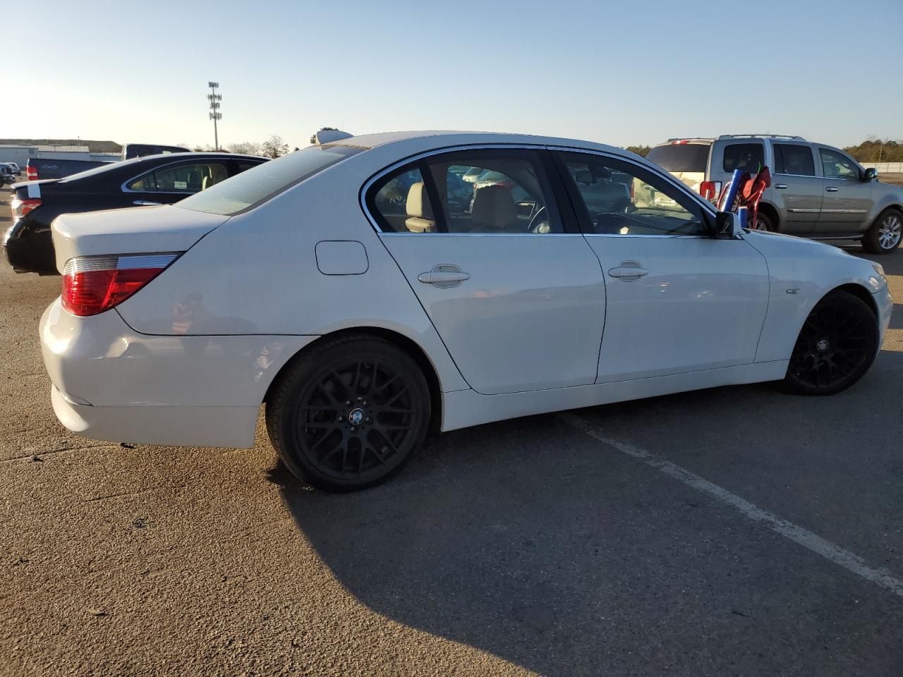 Изображение 3 2006 BMW 525 I 2006 с VIN WBANE53576CK79754