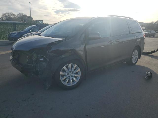 Obraz 2012 TOYOTA SIENNA LE 2012