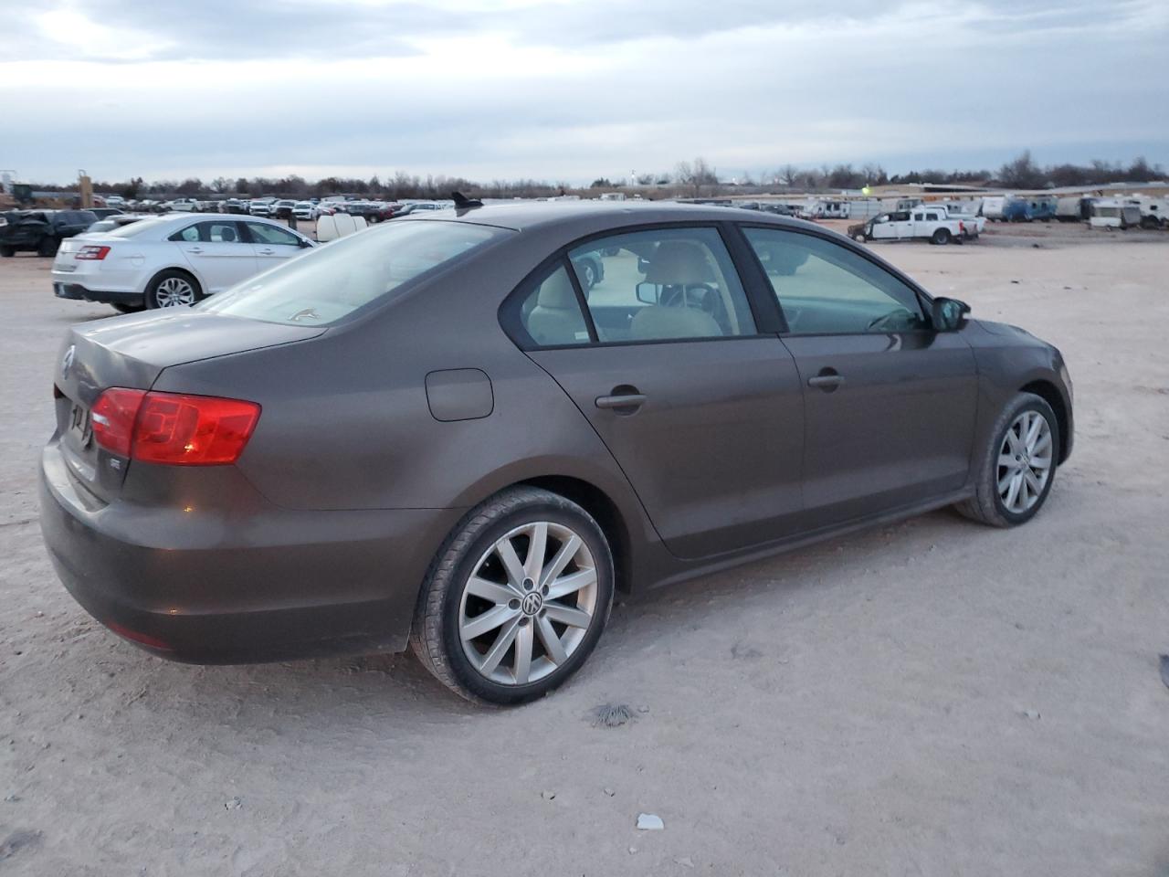 Изображение 3 2014 VOLKSWAGEN JETTA SE 2014 с VIN 3VWB17AJ0EM334696
