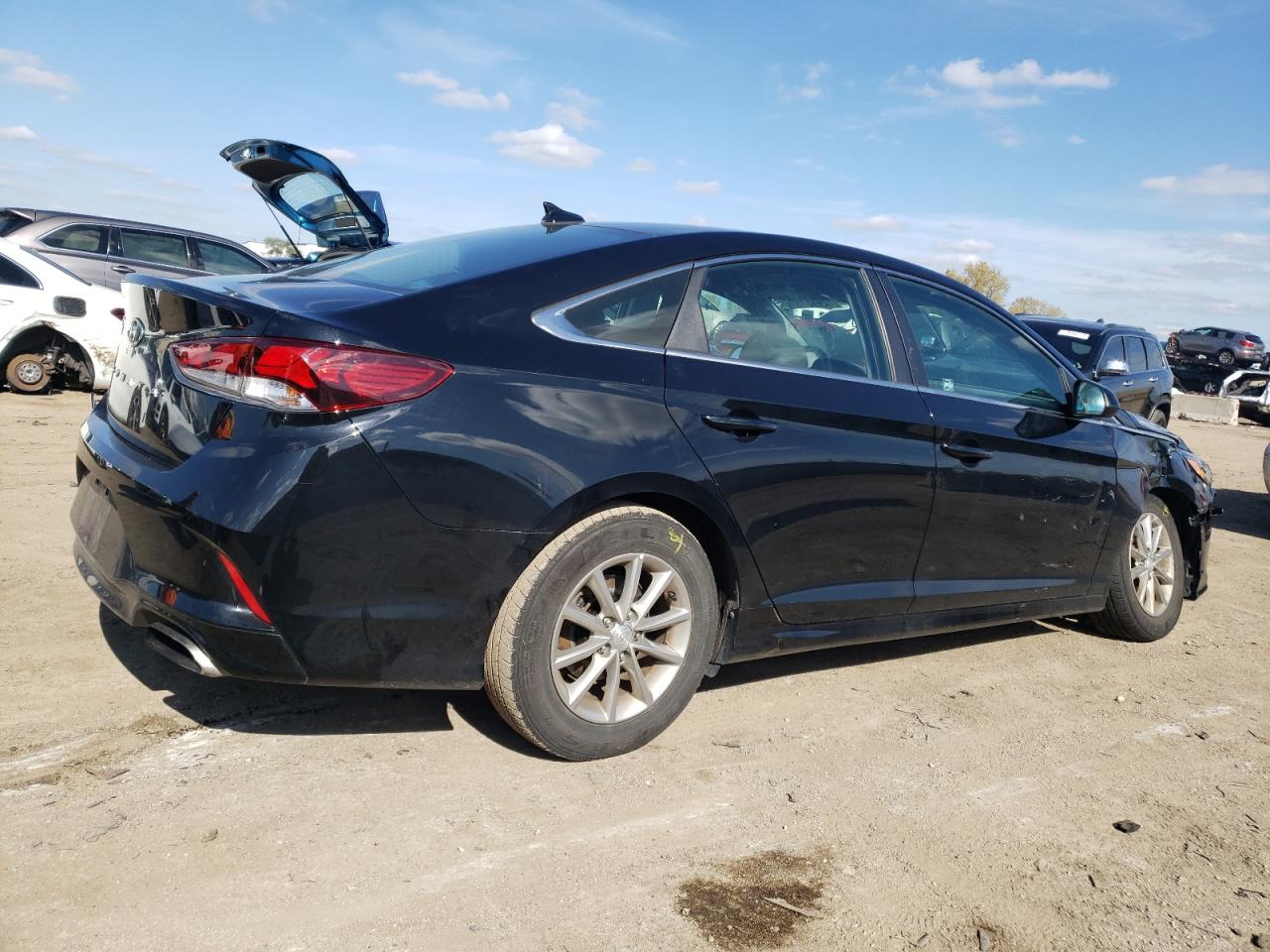 Obraz 3 z 2019 HYUNDAI SONATA SE 2019 z VIN 5NPE24AF9KH821128