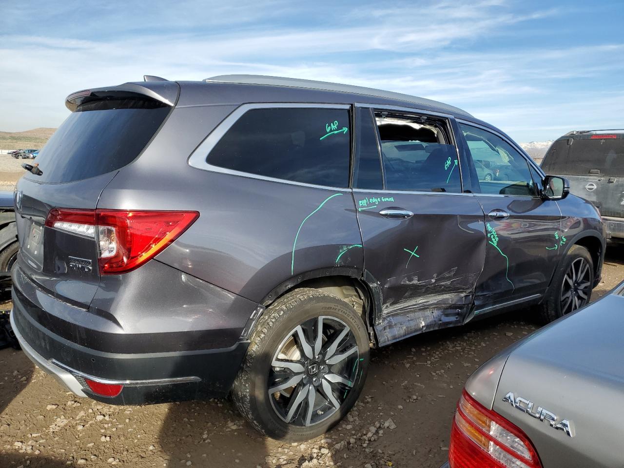 Image 3 of 2021 HONDA PILOT TOURING 2021 with VIN 5FNYF6H68MB033591
