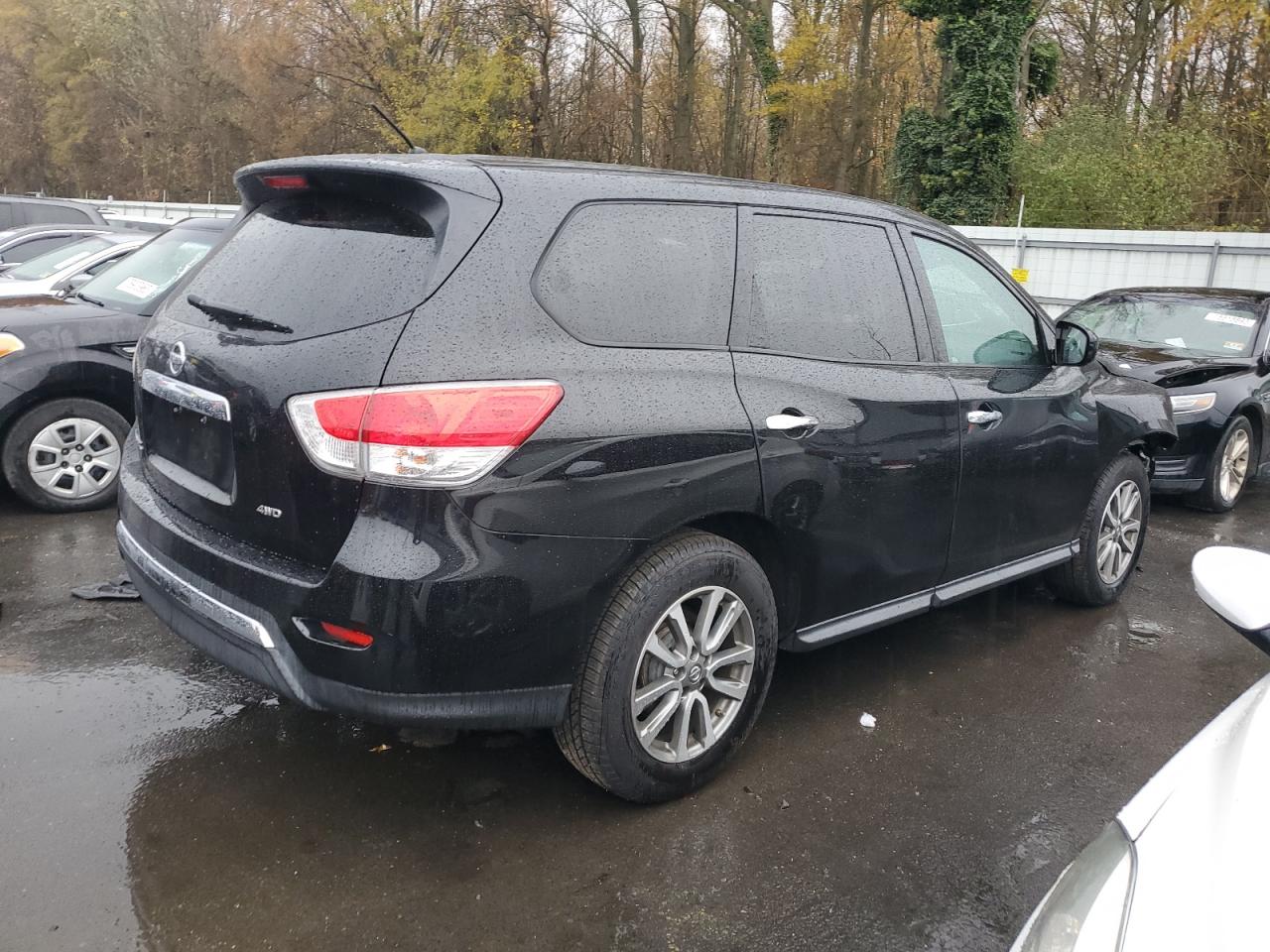 Image 3 of 2013 NISSAN PATHFINDER S 2013 with VIN 5N1AR2MM1DC648966