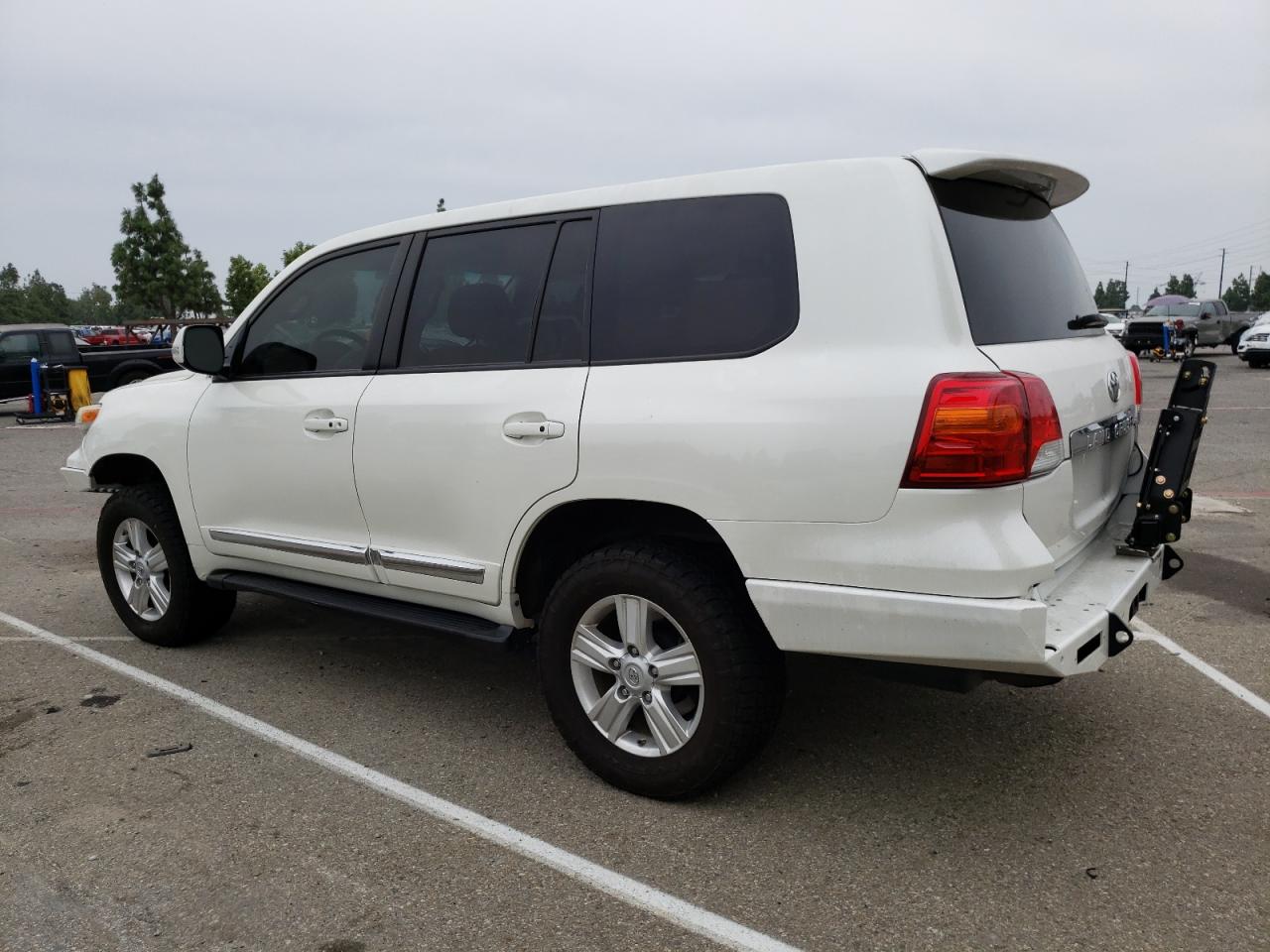 Image 2 of 2015 TOYOTA LAND CRUISER  2015 with VIN JTMHY7AJ3F4030235