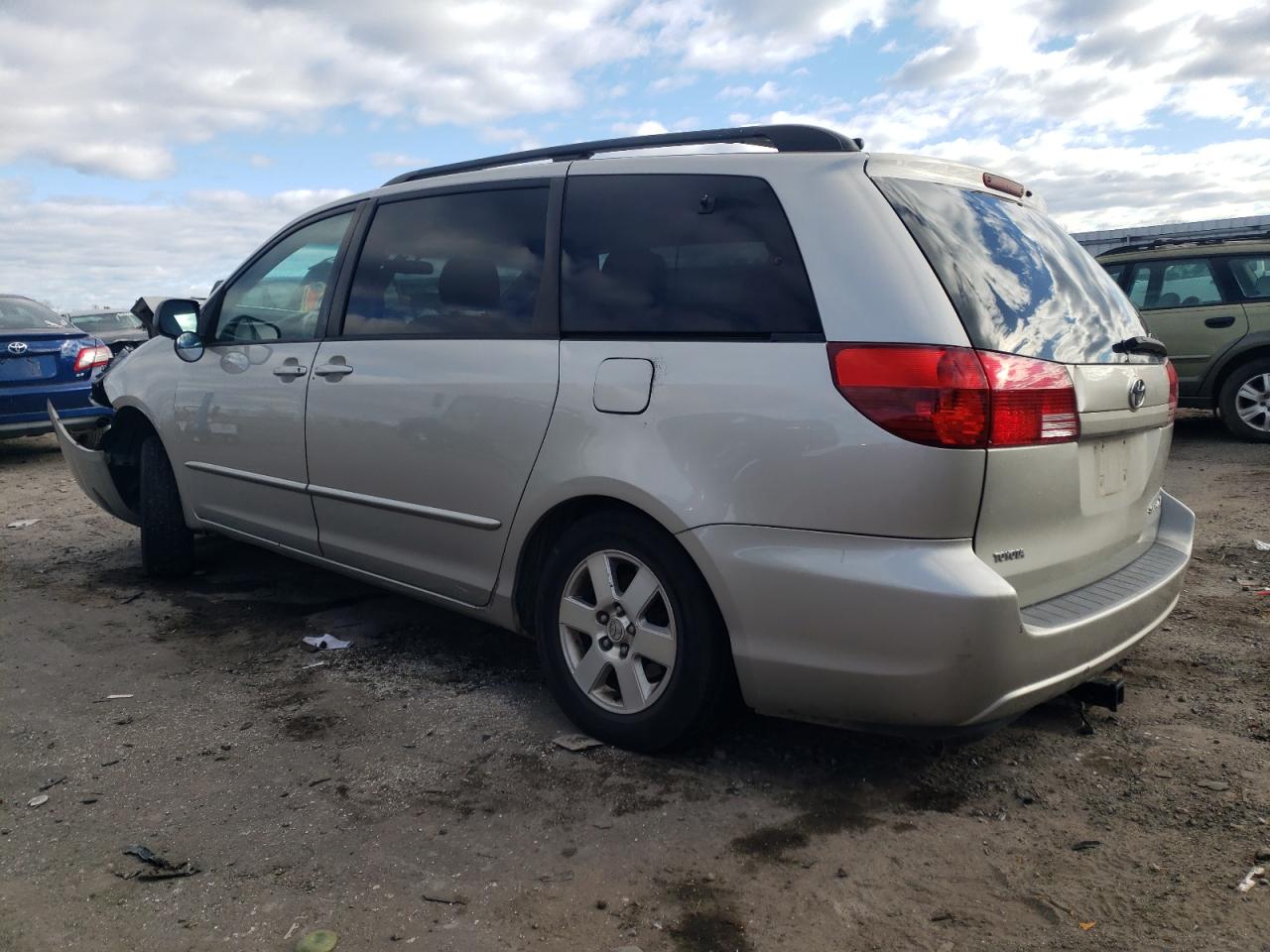 Obraz 2 z 2004 TOYOTA SIENNA XLE 2004 z VIN 5TDZA22C24S174341