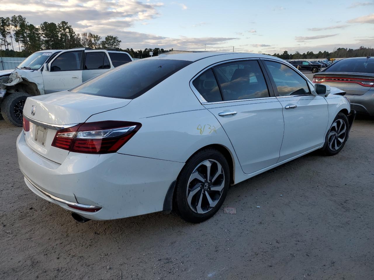 Изображение 3 2016 HONDA ACCORD EXL 2016 с VIN 1HGCR2F89GA000421
