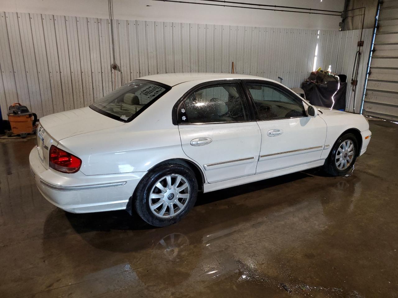 Obraz 3 z 2004 HYUNDAI SONATA GLS 2004 z VIN KMHWF35H34A055787