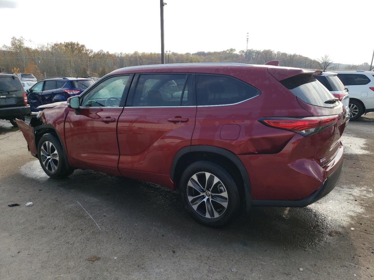 Изображение 2 2021 TOYOTA HIGHLANDER XLE 2021 с VIN 5TDGZRBH1MS127807