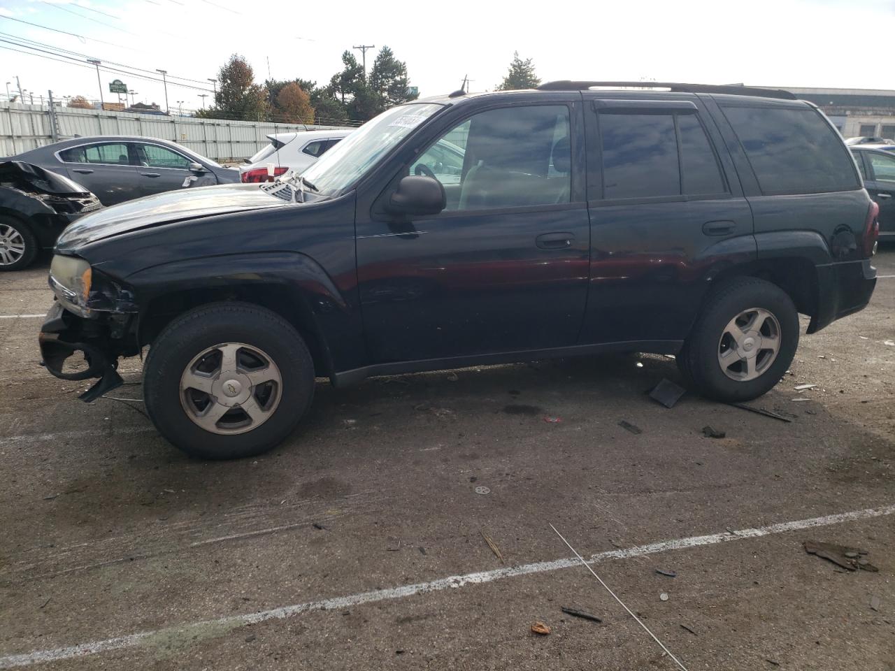 Image 1 of 2005 CHEVROLET TRAILBLAZER LS 2005 with VIN 1GNDT13S352347918