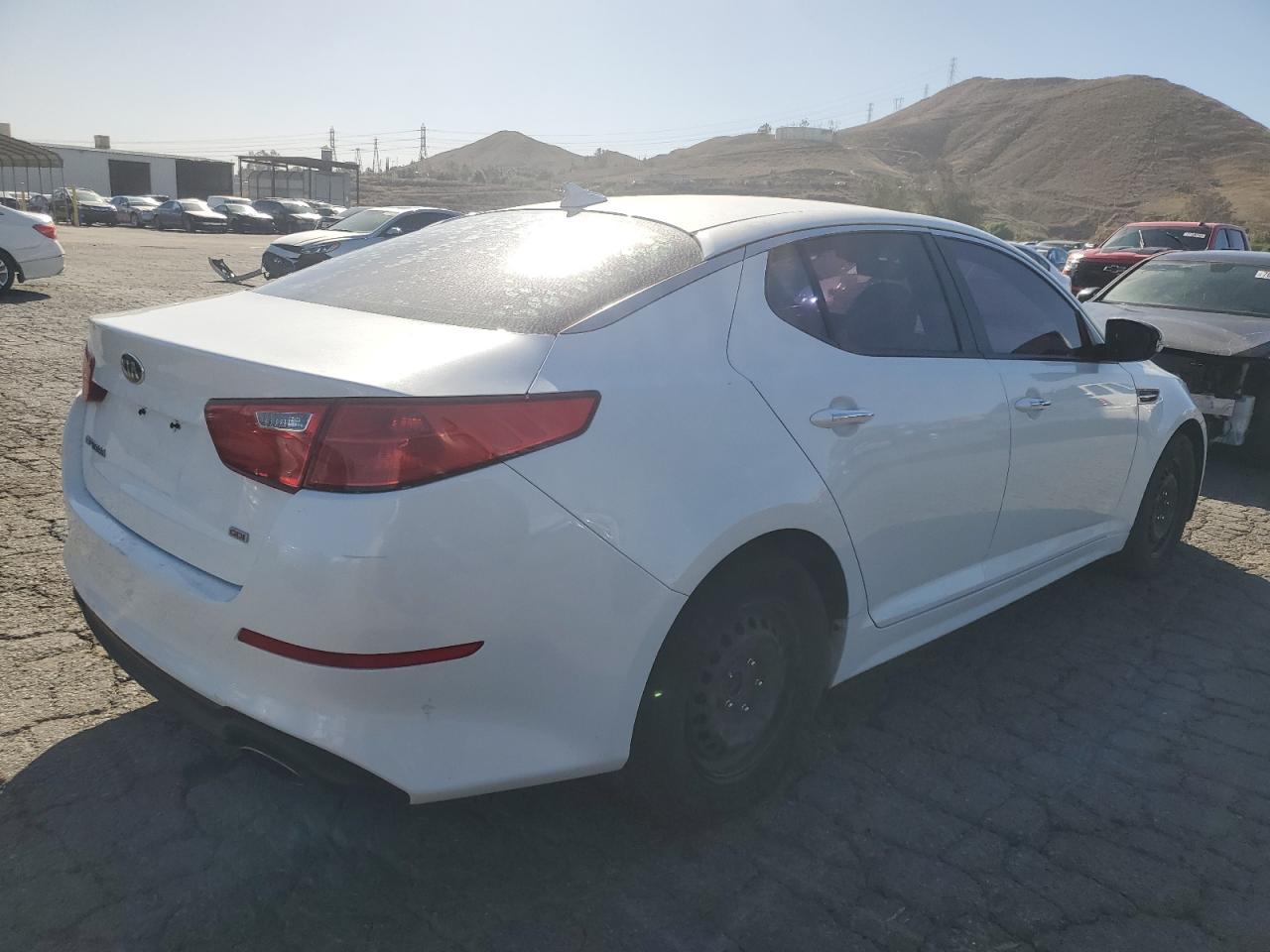 Obraz 3 z 2015 KIA OPTIMA LX 2015 z VIN 5XXGM4A79FG515933