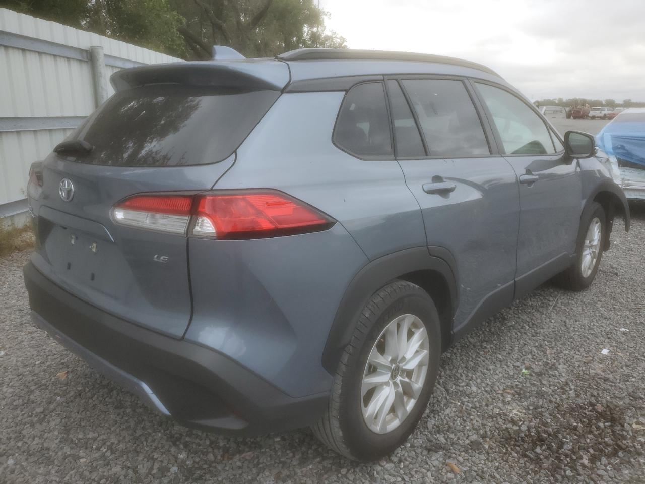 Image 3 of 2023 TOYOTA COROLLA CROSS LE 2023 with VIN 7MUCAAAG7PV041038